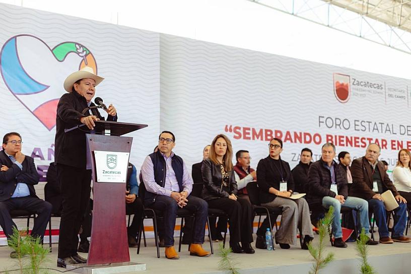 Encabeza gobernador consulta para fortalecer el campo