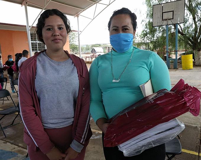 ENCABEZA GOBERNADOR ENTREGA DE APOYOS SOCIALES 