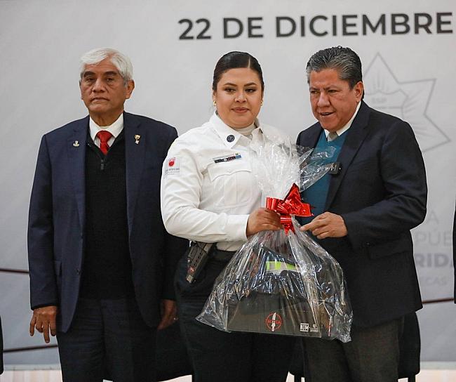ENCABEZA GOBERNADOR FESTEJO DE POLICÍAS VIALES
