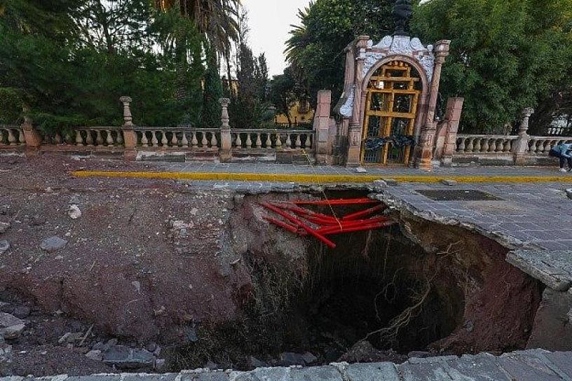 ENCUENTRAN DOS PUNTOS CRÍTICOS EN BÓVEDA DEL CENTRO HISTÓRICO 