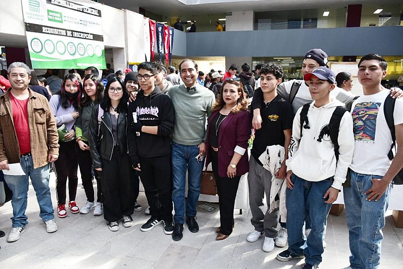 EN EXPO ORIENTA, JÓVENES SE ASESORAN PARA DECIDIR POR SU FUTURO 