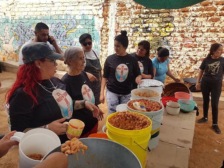 EN FRESNILLO, ENTREGA PASCUALA Y FAMILIA RELIQUIA EN HONOR A LA SANTA&nbsp; CRUZ