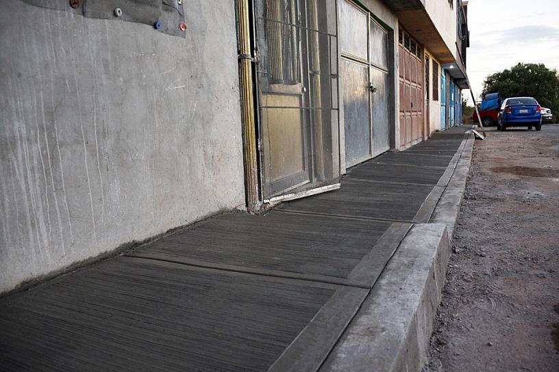 EN GUADALUPE, CONSTRUYEN CARRETERAS Y RESCATAN CALLES 