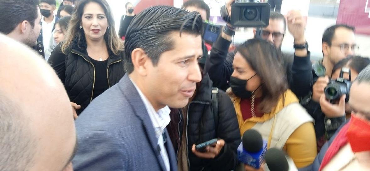EN GUADALUPE SÍ SE ATIENDEN QUEJAS DE BACHES: JULIO CÉSAR CHÁVEZ