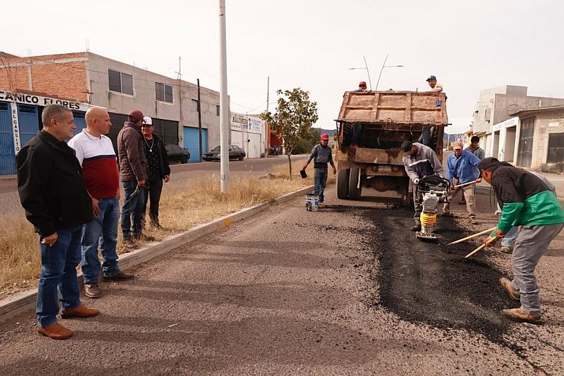 EN JEREZ, INICIA CAMPAÑA DE BACHEO 