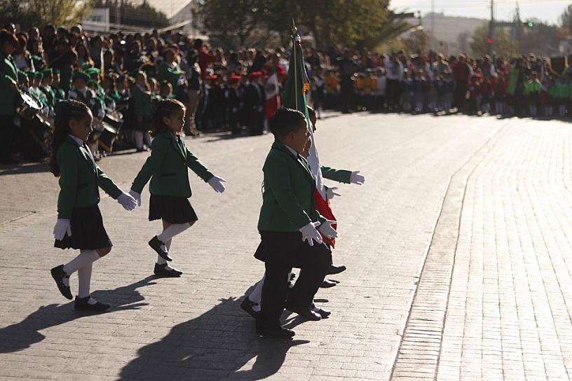 EN JEREZ, RINDEN TRIBUTO A LA BANDERA NACIONAL