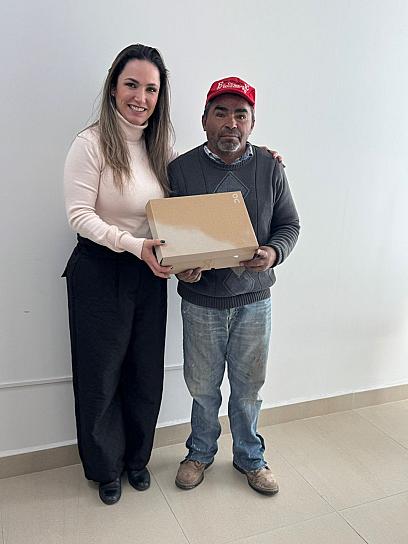 Entrega Astrid Jayme apoyos en la capital