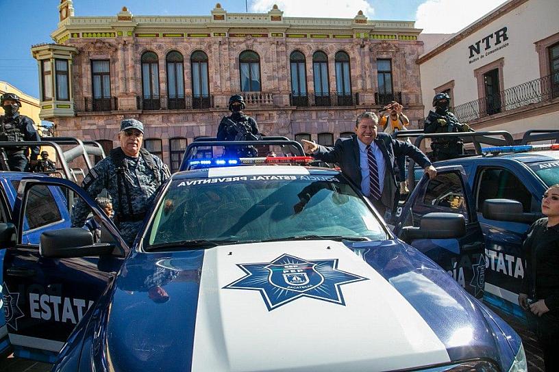 ENTREGA DAVID MONREAL 58 PATRULLAS Y ESTÍMULOS A POLICÍAS