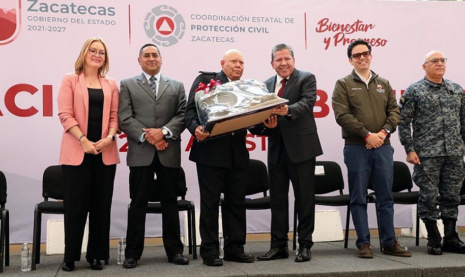 ENTREGA DAVID MONREAL EQUIPO Y ESTÍMULOS BOMBEROS 