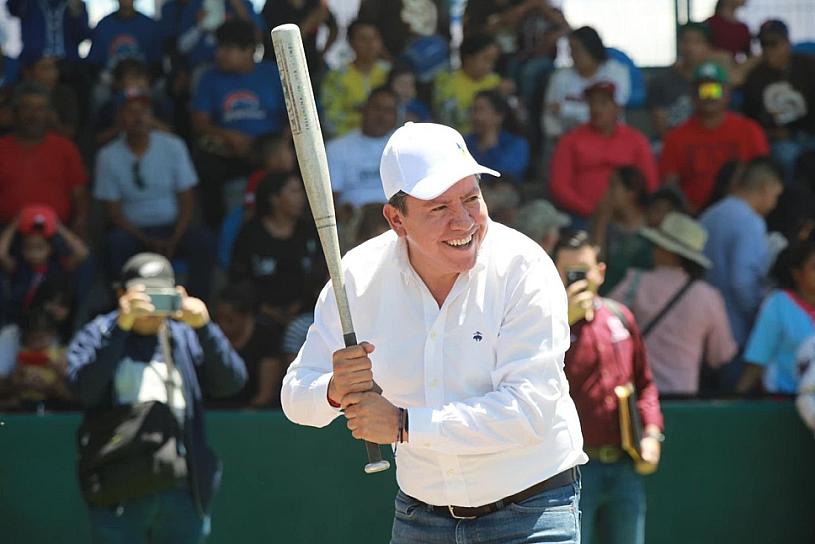 ENTREGA DAVID MONREAL INFRAESTRUCTURA EDUCATIVA Y DEPORTIVA EN MAZAPIL 