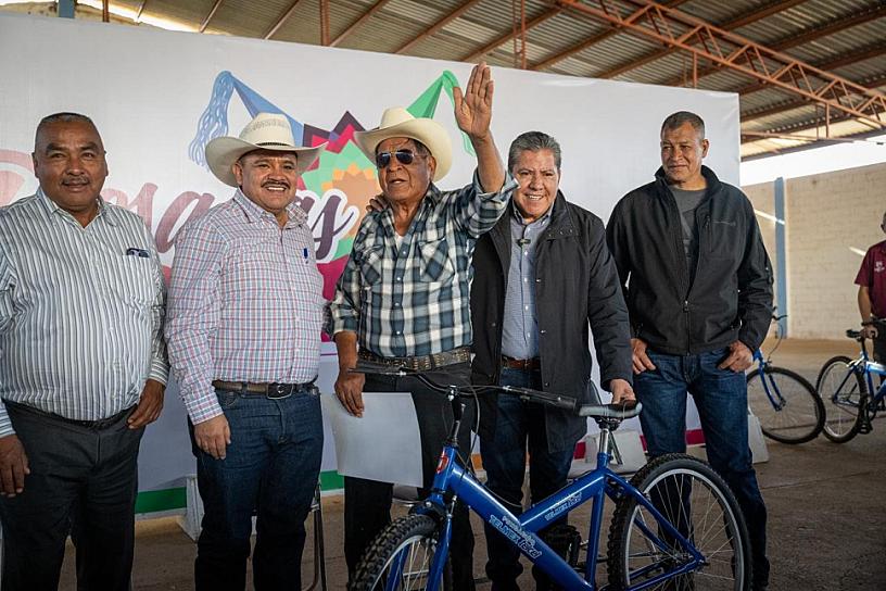 Entrega David Monreal más de 60 mil canastas alimentarias en Río Grande