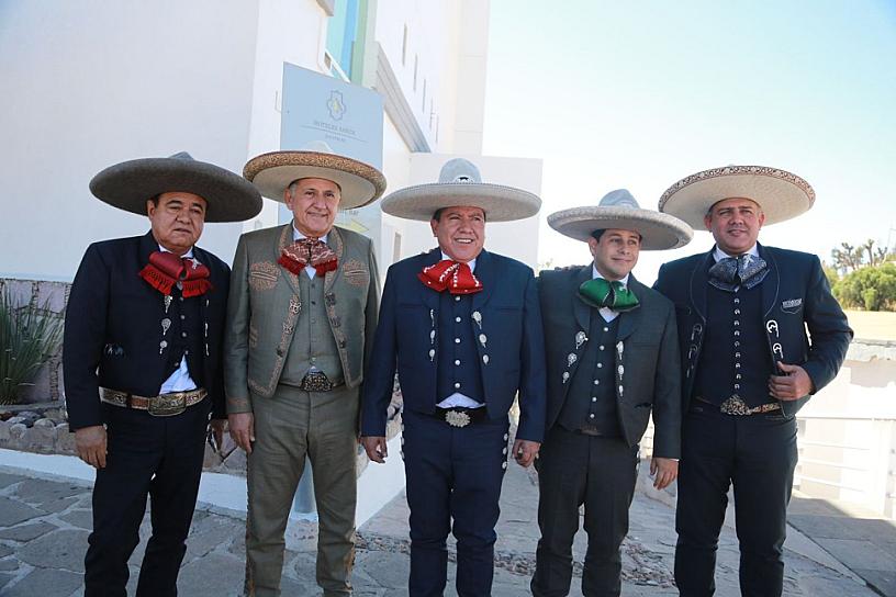 ENTREGA DMA ESTAFETA DEL CONGRESO NACIONAL CHARRO A RICARDO GALLARDO