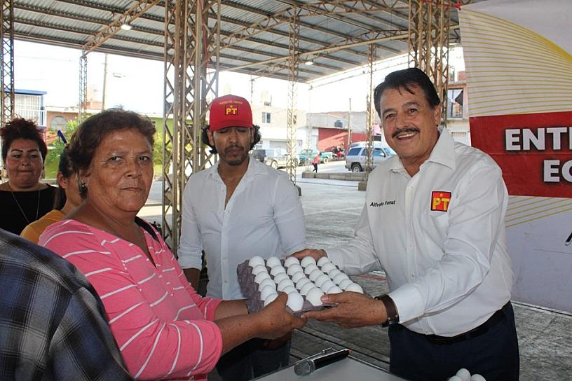 ENTREGA FEMAT 180 CARTERAS DE HUEVO A FAMILIAS CAPITALINAS 