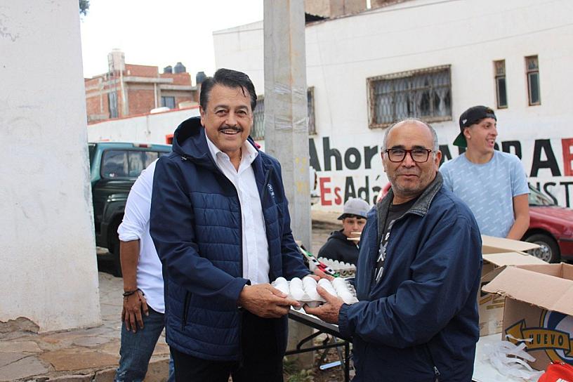 ENTREGA FEMAT 96 CARTERAS DE HUEVO A &nbsp;FAMILIAS DE LA CAPITAL