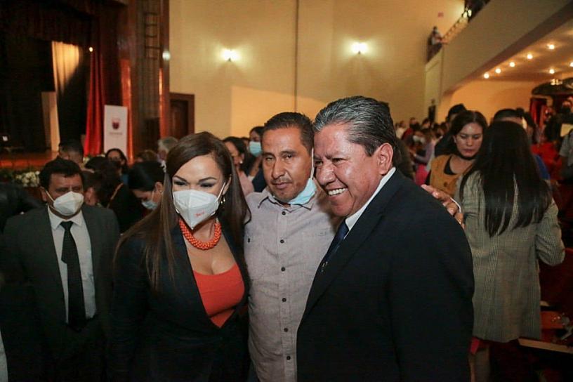 ENTREGA GOBERNADOR 186 BASIFICACIONES A PERSONAL DE APOYO Y ASISTENCIA 