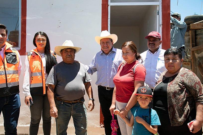 ENTREGA GOBERNADOR APOYOS A CAMPESINOS DE CHALCHIHUITES 