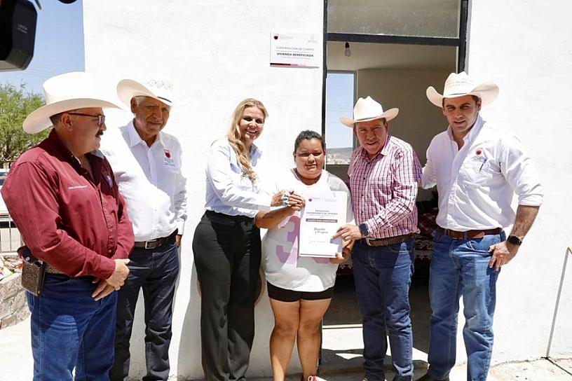 ENTREGA GOBERNADOR CASI 2 MDP EN APOYOS DE VIVIENDA EN NOCHISTLÁN