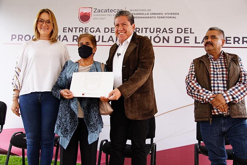 ENTREGA GOBERNADOR ESCRITURAS A 73 FAMILIAS DE PÁNUCO