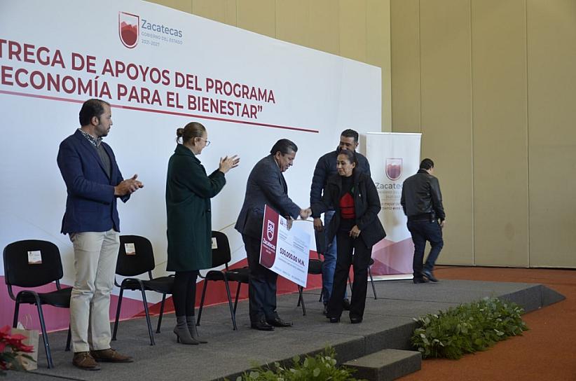 ENTREGA GOBIERNO APOYOS DEL PROGRAMA ECONOMÍA DEL BIENESTAR
