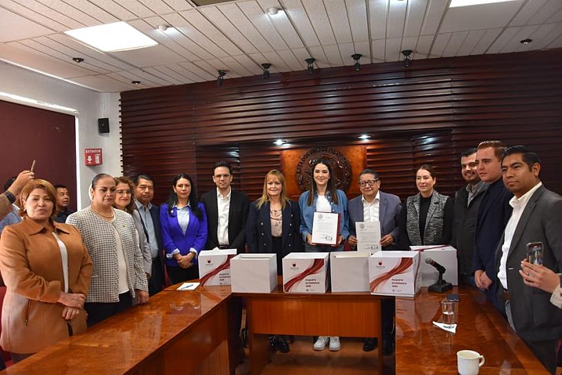 ENTREGA GODEZAC A LA LEGISLATURA EL PAQUETE ECONÓMICO 2025