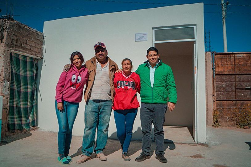 ENTREGA JORGE MIRANDA 10 CUARTOS ADICIONALES A FAMILIAS ZACATECANAS