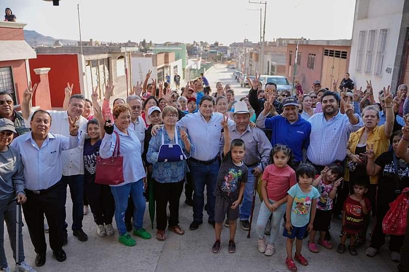 ENTREGA JORGE MIRANDA OBRA DE PAVIMENTACIÓN EN LA COLONIA EL ORITO