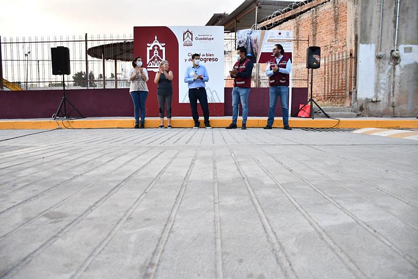  ENTREGA JULIO CÉSAR CHÁVEZ PAVIMENTACIÓN EN CALLE ZÚÑIGA