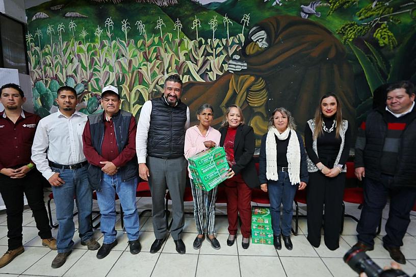 ENTREGAN100 MIL PESOS EN APOYOS A ARTESANOS DEL MUNICIPIO DE TABASCO 