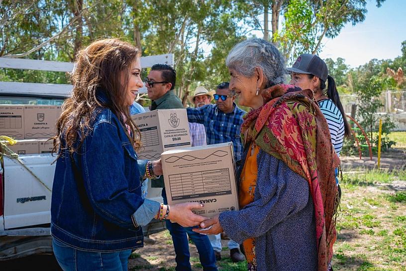 ENTREGAN 1,300 DESPENSAS A JEREZANOS