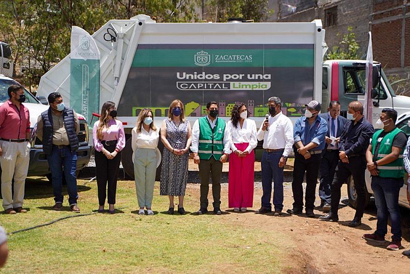 ENTREGAN 3 NUEVOS CAMIONES DE RECOLECCIÓN DE BASURA 