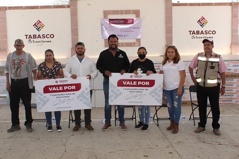 ENTREGAN 42 CALENTADORES SOLARES A FAMILIAS DE TABASCO