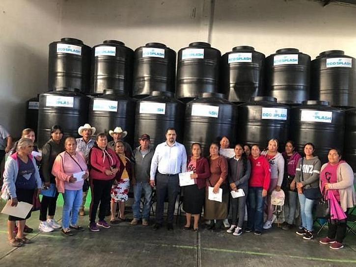 ENTREGAN 500 TINACOS A FAMILIAS DE VILLA HIDALGO 