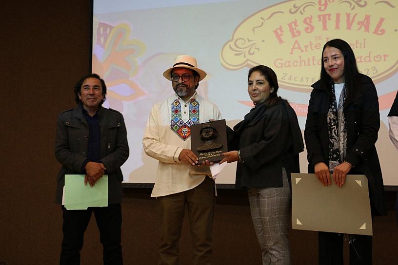 ENTREGAN A MARCOS VÁSQUEZ SENA LA MEDALLA GACHITA AMADOR 2023