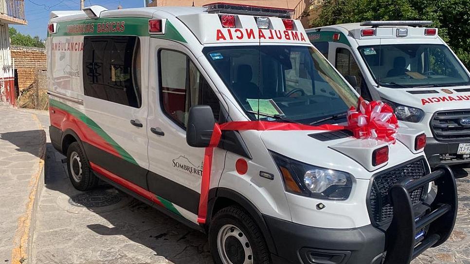 ENTREGAN AMBULANCIA Y 10 SILLAS DE RUEDAS EN SOMBRERETE