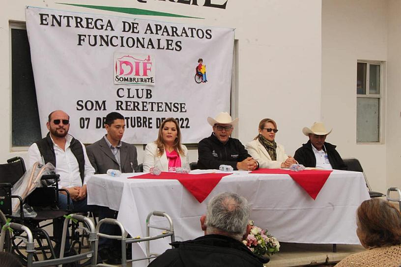 ENTREGAN APARATOS FUNCIONALES EN SOMBRERETE