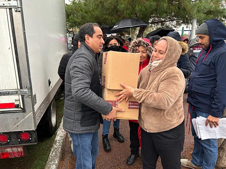 ENTREGAN APOYOS ALIMENTARIOS A FAMILIAS DE GUADALUPE