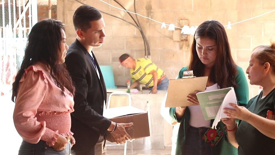 ENTREGAN APOYOS ALIMENTARIOS A POBLACIÓN VULNERABLE EN JEREZ 