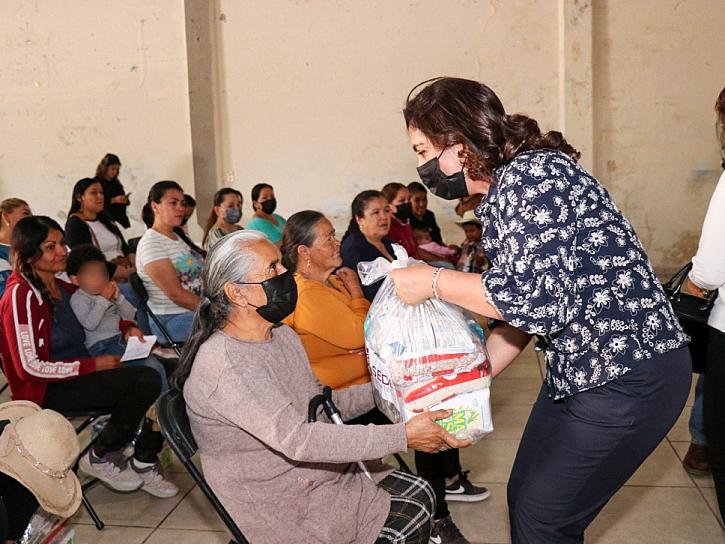 ENTREGAN APOYOS A MUJERES&nbsp;RURALES DE ENRIQUE ESTRADA