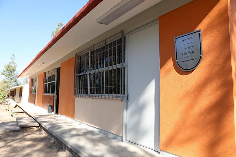 ENTREGAN APOYOS EDUCATIVOS EN JALPA Y TABASCO 