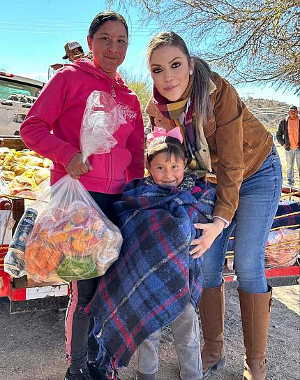 Entregan apoyos invernales en comunidades vulnerables de Chalchihuites
