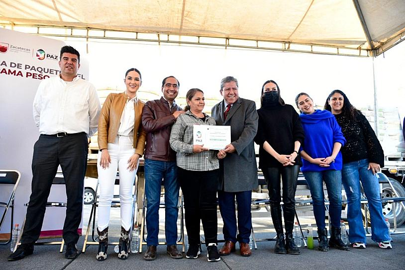 ENTREGAN APOYOS PARA LA VIVIENDA EN GUADALUPE 