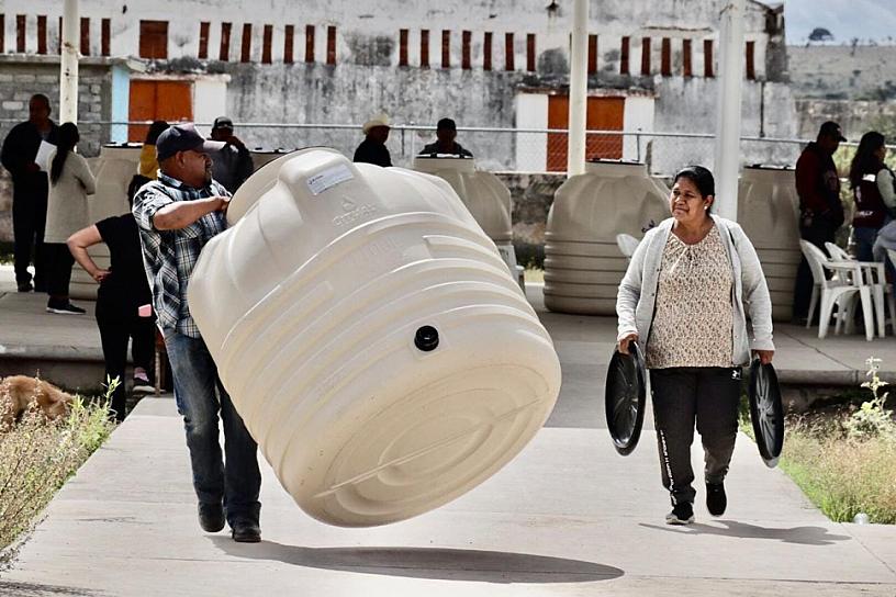 ENTREGAN APOYOS PARA MEJORAMIENTO A LA VIVIENDA EN FRESNILLO 
