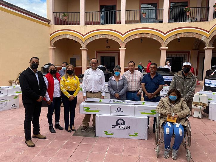 ENTREGAN APOYOS SOCIALES A 100 FAMILIAS DE SOMBRERETE 