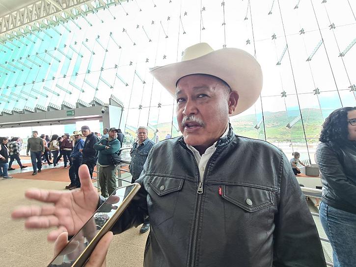 ENTREGAN CAMPESINOS CARTA DE PETICIONES A SHEINBAUM