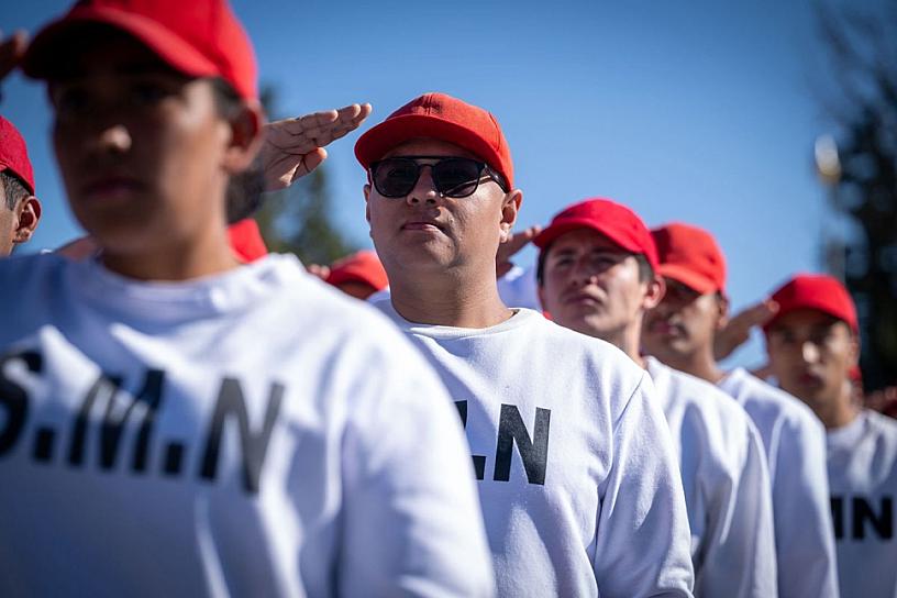 ENTREGAN CARTILLAS DEL SMN A JÓVENES ZACATECANOS 