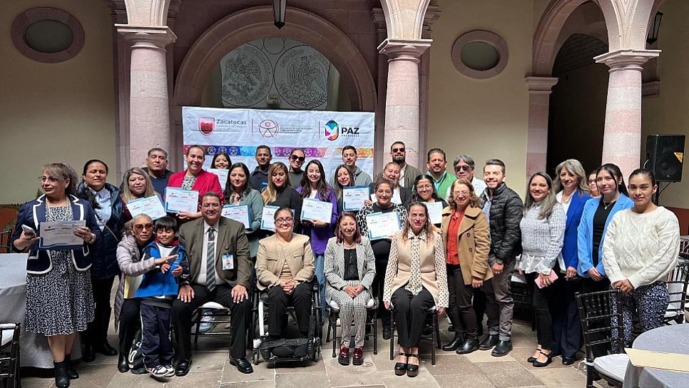 ENTREGAN CONSTANCIAS A PARTICIPANTES DEL PRIMER CURSO TALLER EN SISTEMA BRAILLE