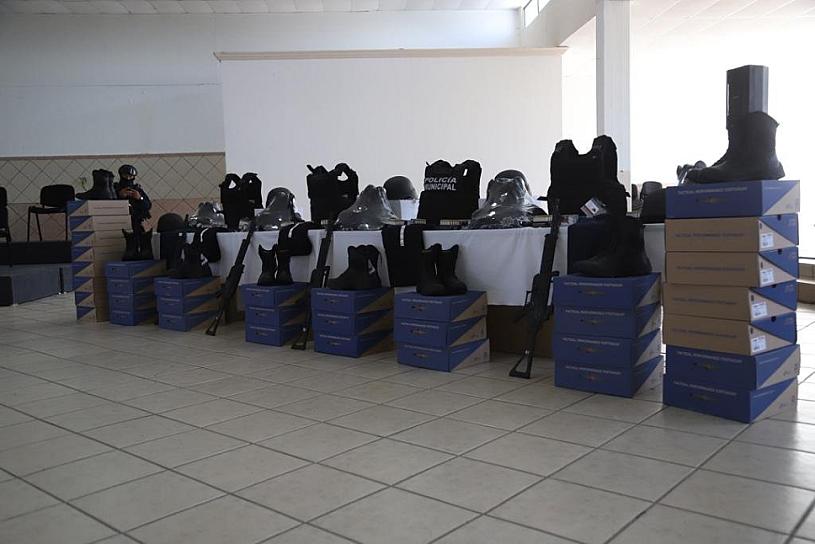 ENTREGAN EQUIPAMIENTO PARA FORTALECER LA SEGURIDAD EN MUNICIPIOS 