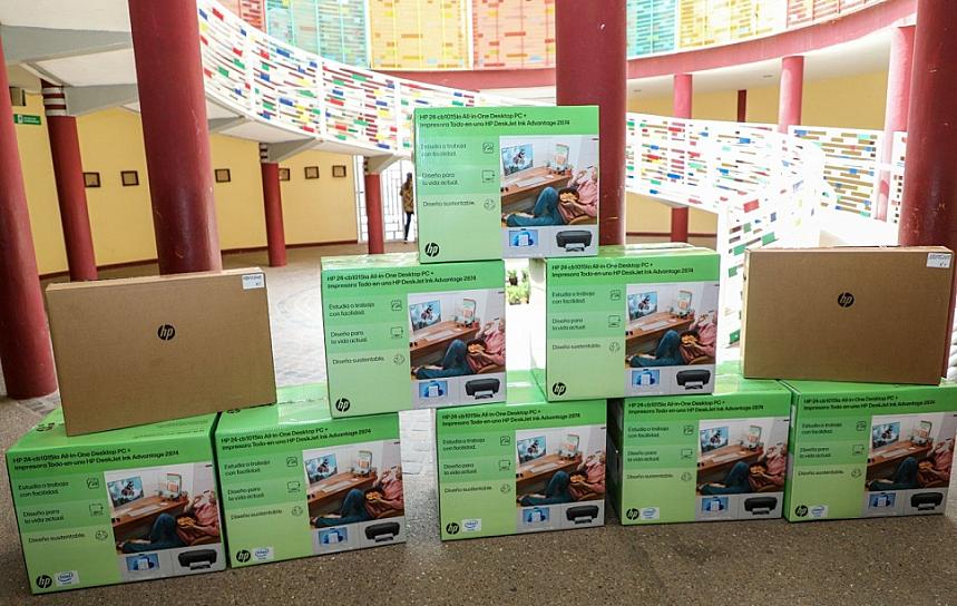 ENTREGAN EQUIPO DE CÓMPUTO A CASA HOGAR PARA JÓVENES 