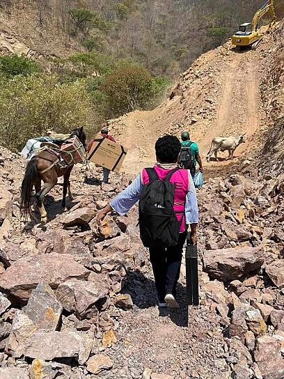 ENTREGAN LAS BOLETAS ELECTORALES EN LOS LUGARES MÁS ALEJADOS DE MÉXICO