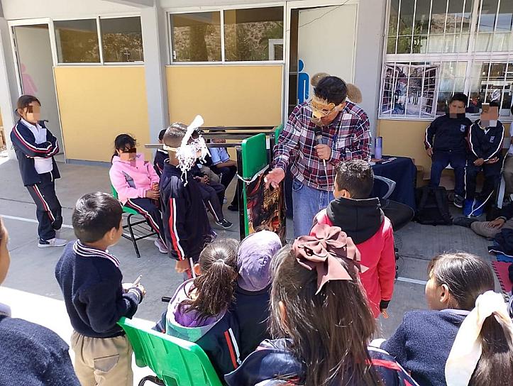 ENTREGAN LIBROS EN ESCUELA PRIMARIA DE EL BALUARTE 